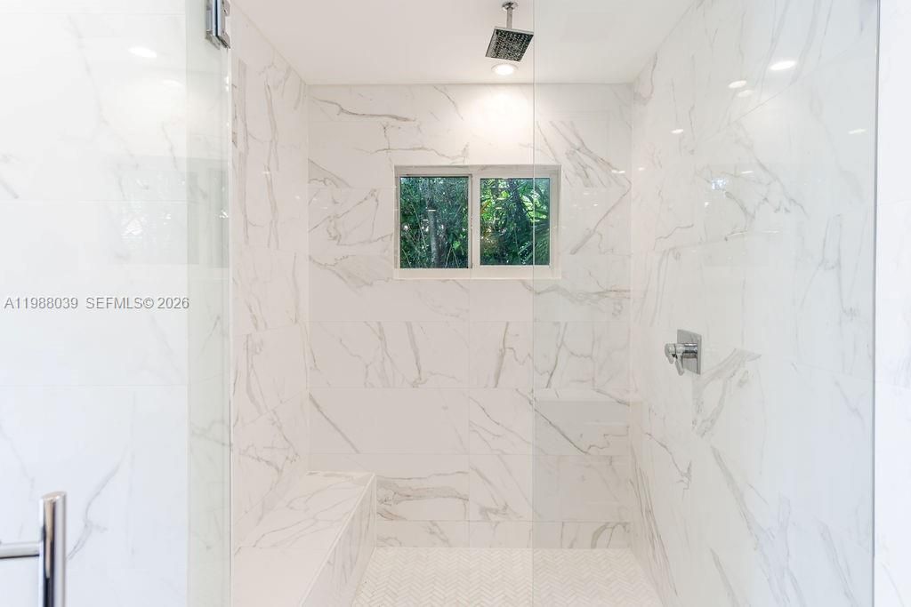 Active With Contract: $15,000 (4 beds, 4 baths, 3171 Square Feet)