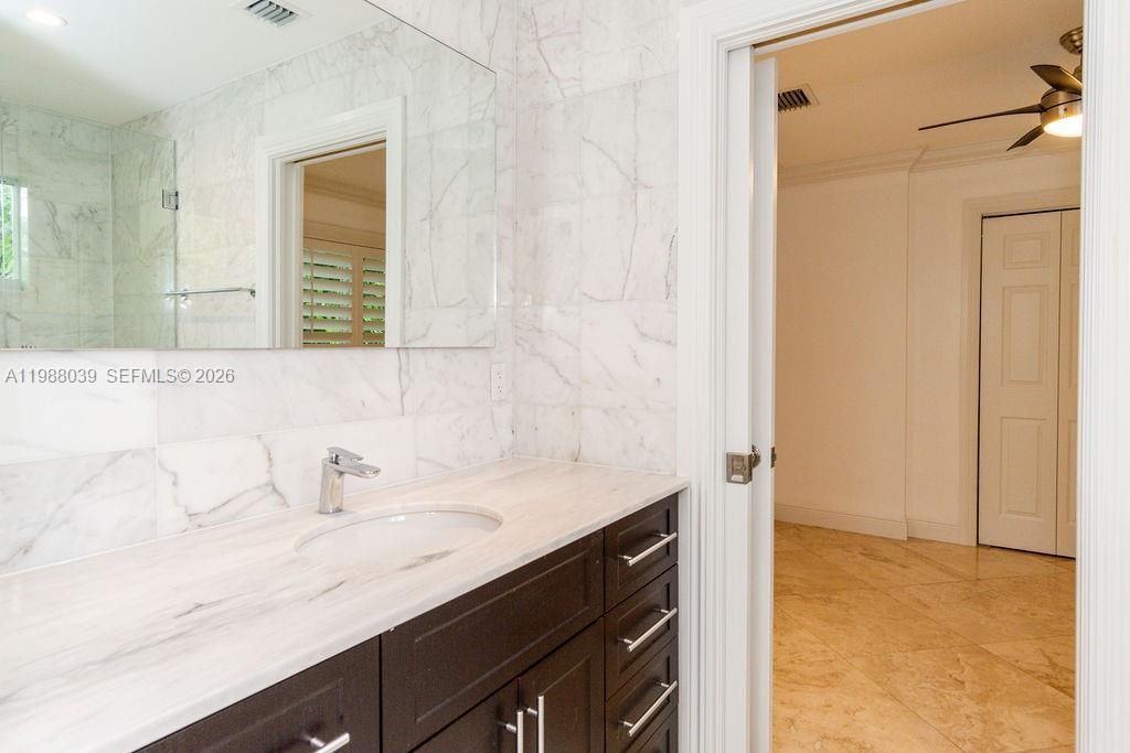 Active With Contract: $15,000 (4 beds, 4 baths, 3171 Square Feet)