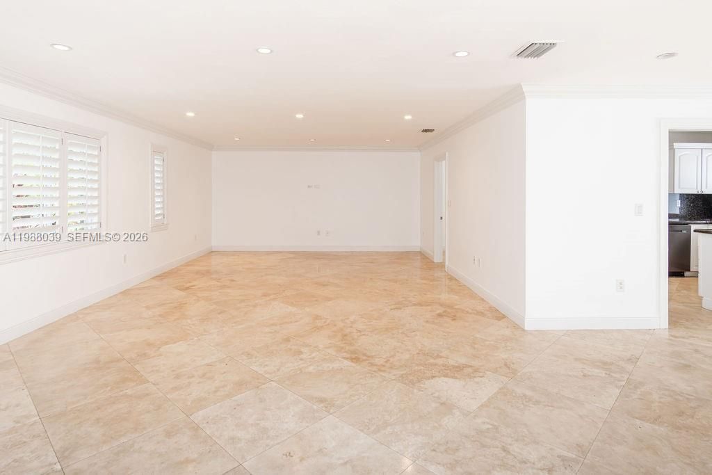 Active With Contract: $15,000 (4 beds, 4 baths, 3171 Square Feet)
