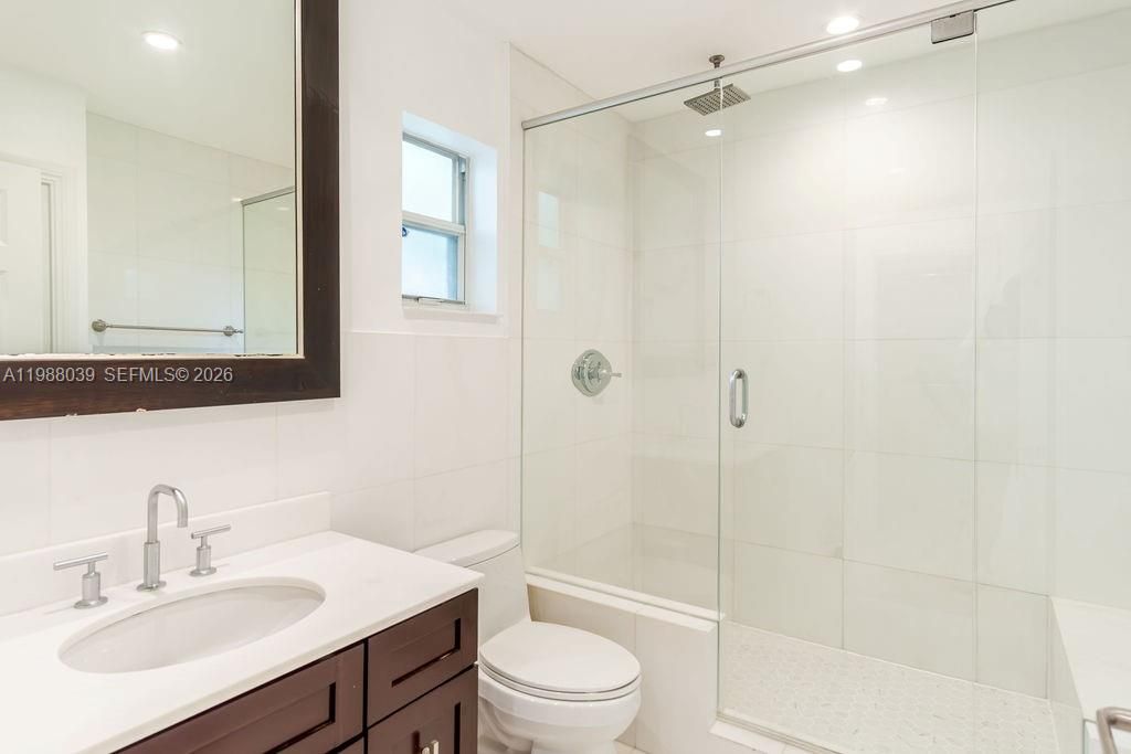 Active With Contract: $15,000 (4 beds, 4 baths, 3171 Square Feet)