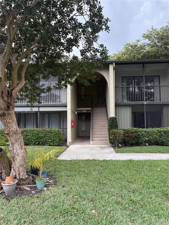 For Sale: $190,000 (1 beds, 1 baths, 683 Square Feet)