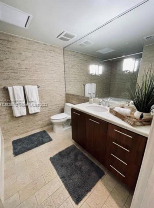 For Sale: $350,000 (0 beds, 1 baths, 436 Square Feet)