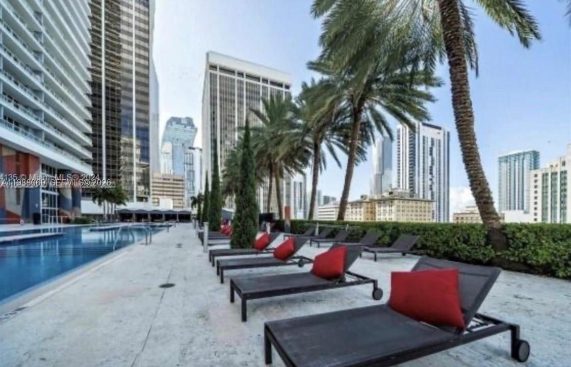 For Sale: $350,000 (0 beds, 1 baths, 436 Square Feet)