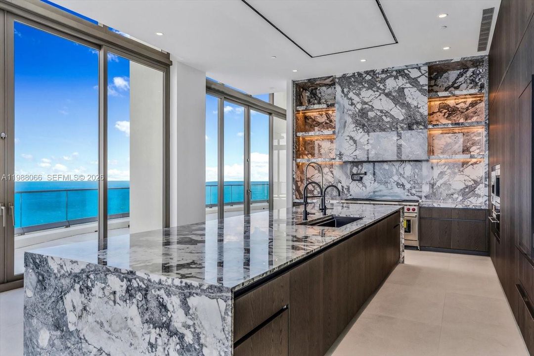 For Sale: $39,995,000 (6 beds, 6 baths, 9083 Square Feet)