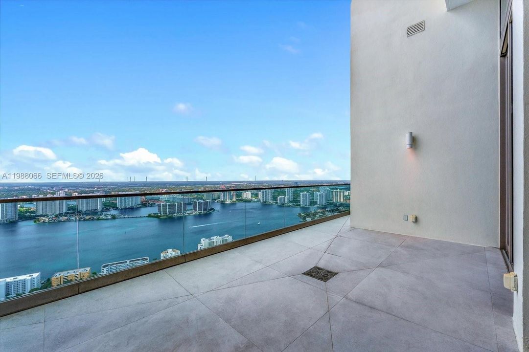 For Sale: $39,995,000 (6 beds, 6 baths, 9083 Square Feet)