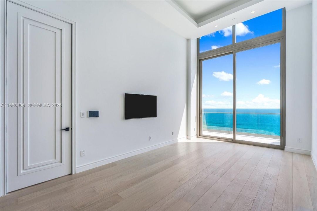 For Sale: $39,995,000 (6 beds, 6 baths, 9083 Square Feet)