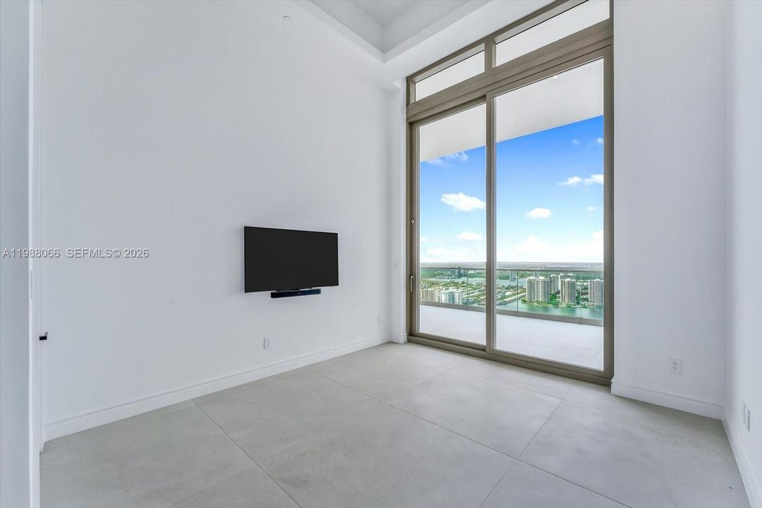 For Sale: $39,995,000 (6 beds, 6 baths, 9083 Square Feet)