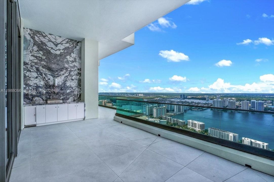 For Sale: $39,995,000 (6 beds, 6 baths, 9083 Square Feet)