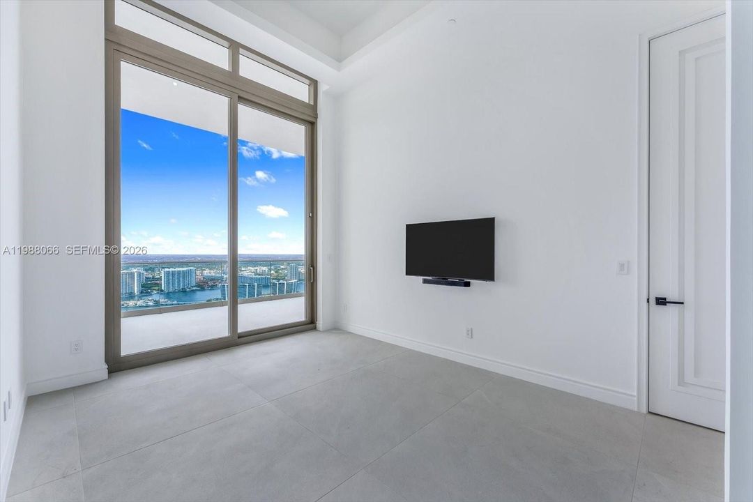 For Sale: $39,995,000 (6 beds, 6 baths, 9083 Square Feet)