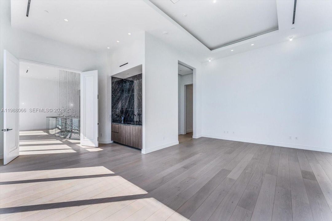 For Sale: $39,995,000 (6 beds, 6 baths, 9083 Square Feet)