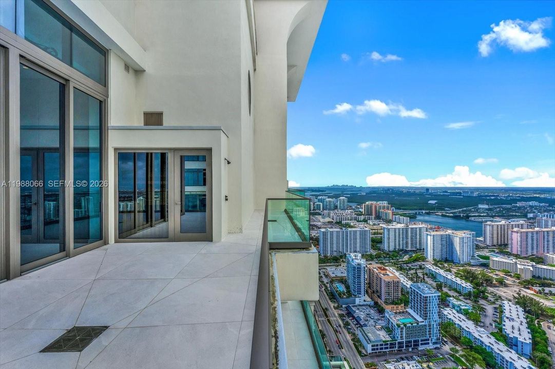 For Sale: $39,995,000 (6 beds, 6 baths, 9083 Square Feet)