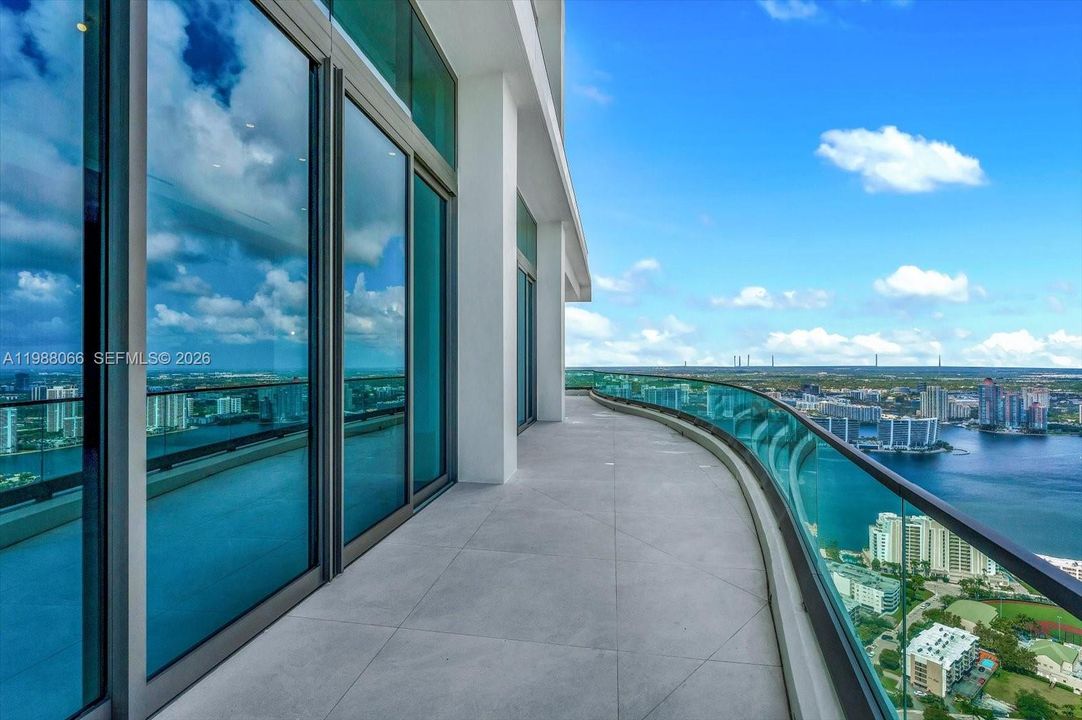 For Sale: $39,995,000 (6 beds, 6 baths, 9083 Square Feet)