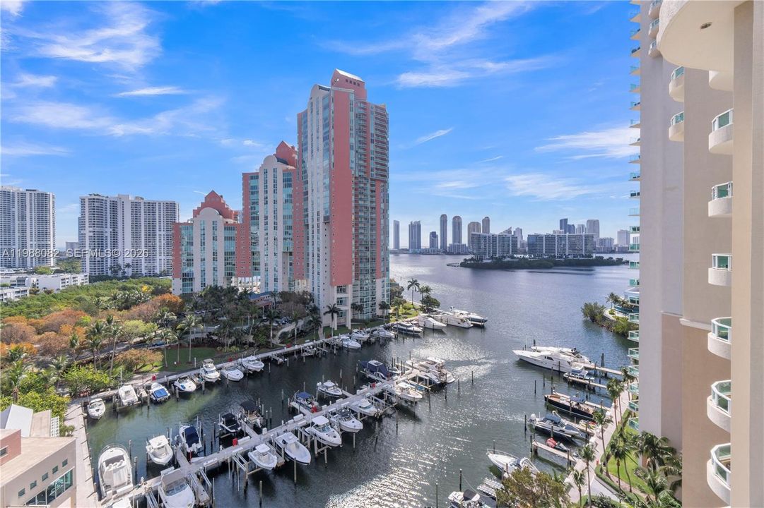 Active With Contract: $699,000 (3 beds, 3 baths, 1650 Square Feet)
