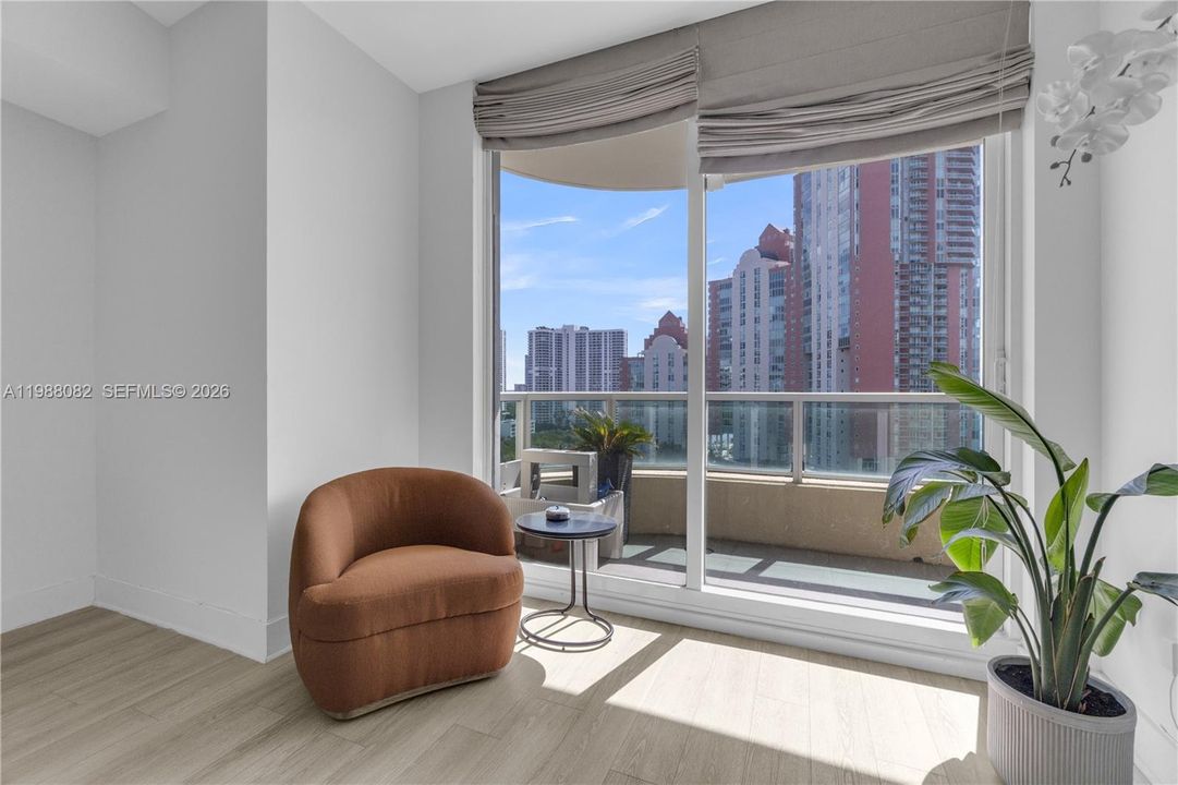 Active With Contract: $699,000 (3 beds, 3 baths, 1650 Square Feet)