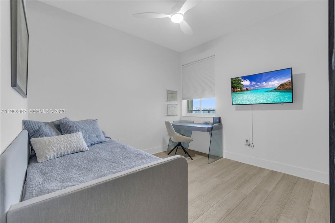 Active With Contract: $699,000 (3 beds, 3 baths, 1650 Square Feet)