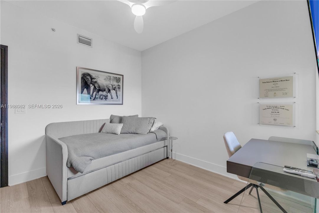 Active With Contract: $699,000 (3 beds, 3 baths, 1650 Square Feet)