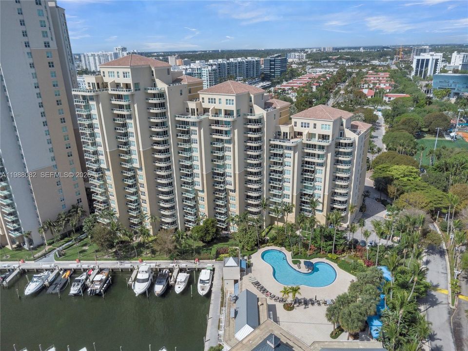 Active With Contract: $699,000 (3 beds, 3 baths, 1650 Square Feet)