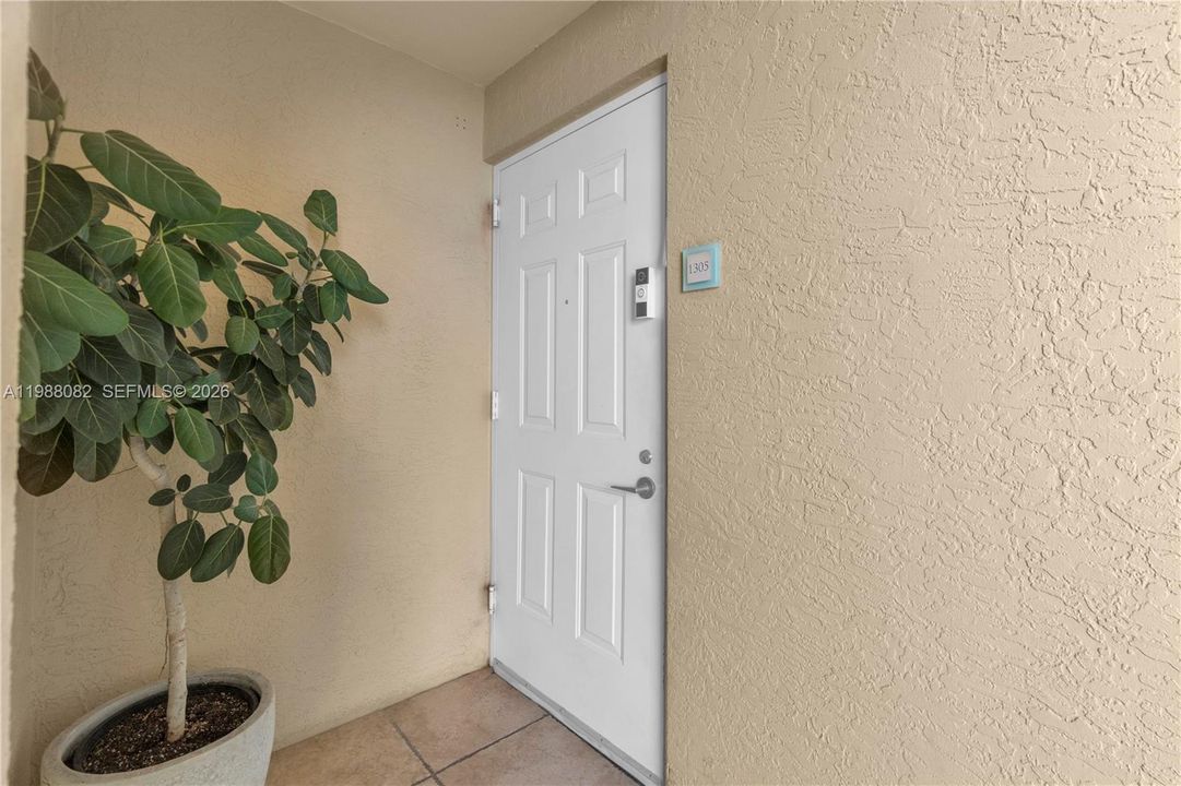 Active With Contract: $699,000 (3 beds, 3 baths, 1650 Square Feet)