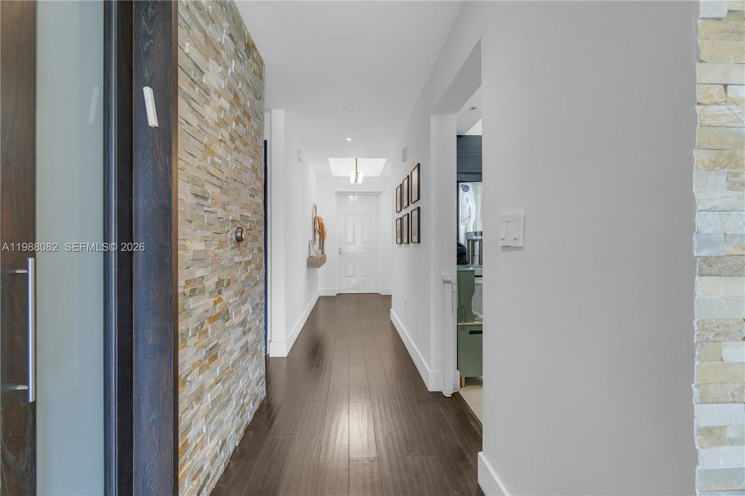 Active With Contract: $699,000 (3 beds, 3 baths, 1650 Square Feet)