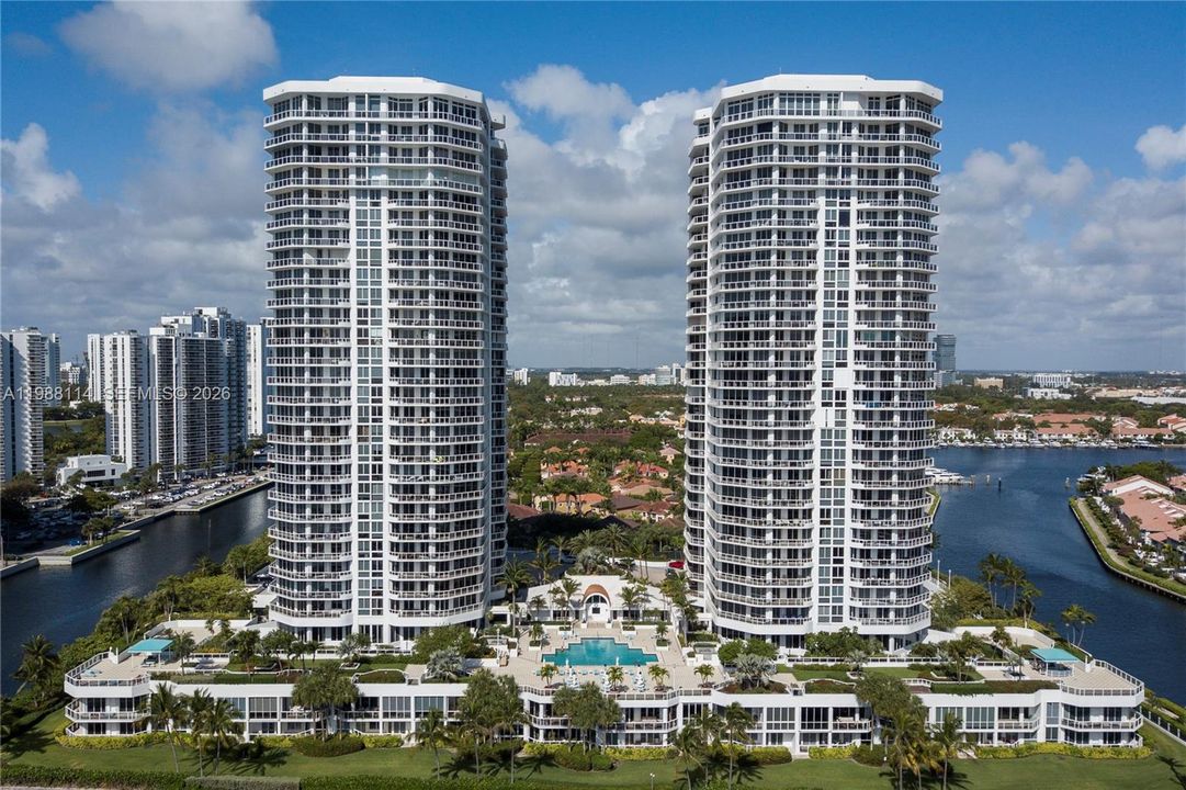 На продажу: $1,260,000 (3 спален, 3 ванн, 2370 Квадратных фут)