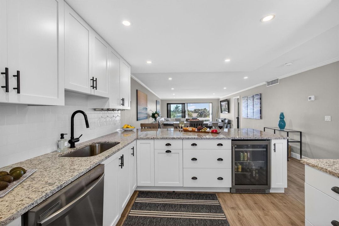 Kitchen Lookin South