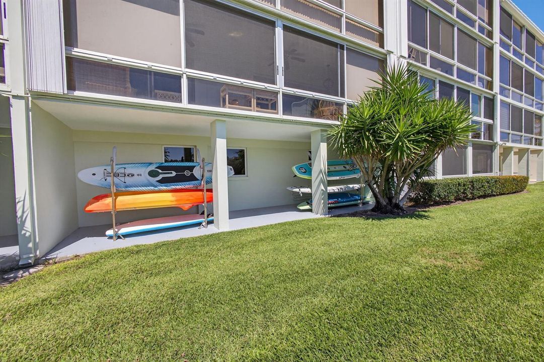 Exterior 3