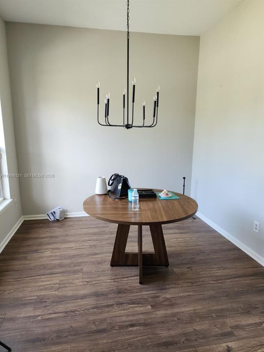 En Venta: $250,000 (3 camas, 3 baños, 1744 Pies cuadrados)