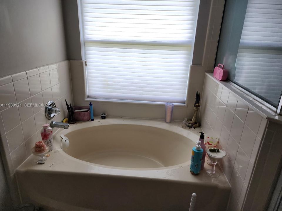 En Venta: $250,000 (3 camas, 3 baños, 1744 Pies cuadrados)