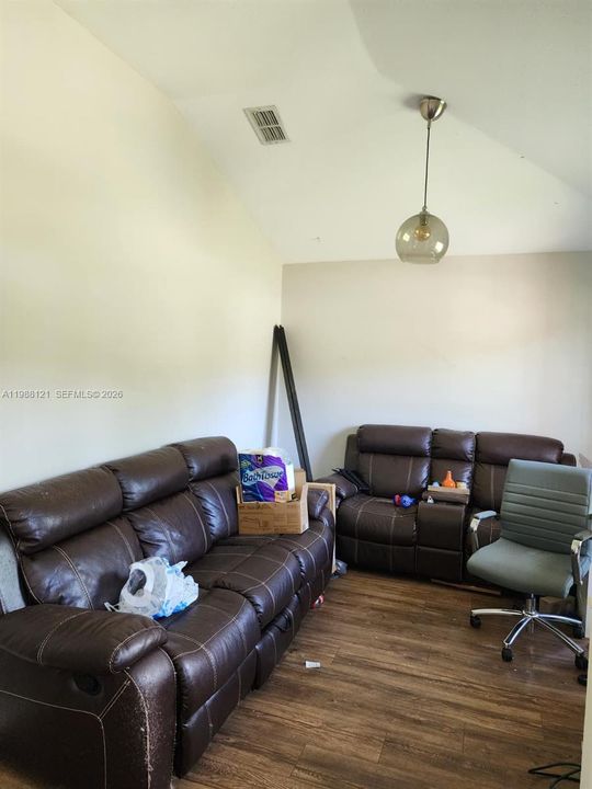 En Venta: $250,000 (3 camas, 3 baños, 1744 Pies cuadrados)
