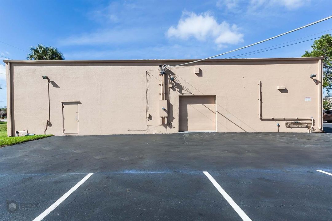 2050 N University, Sunrise (11)