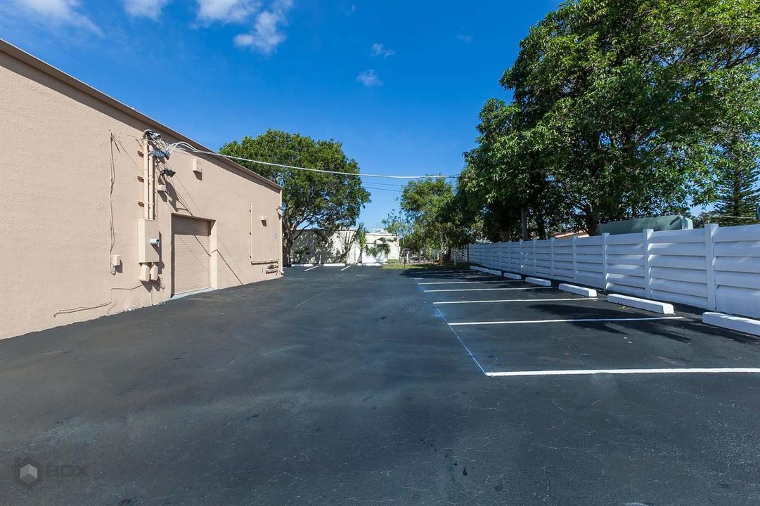 2050 N University, Sunrise (10)