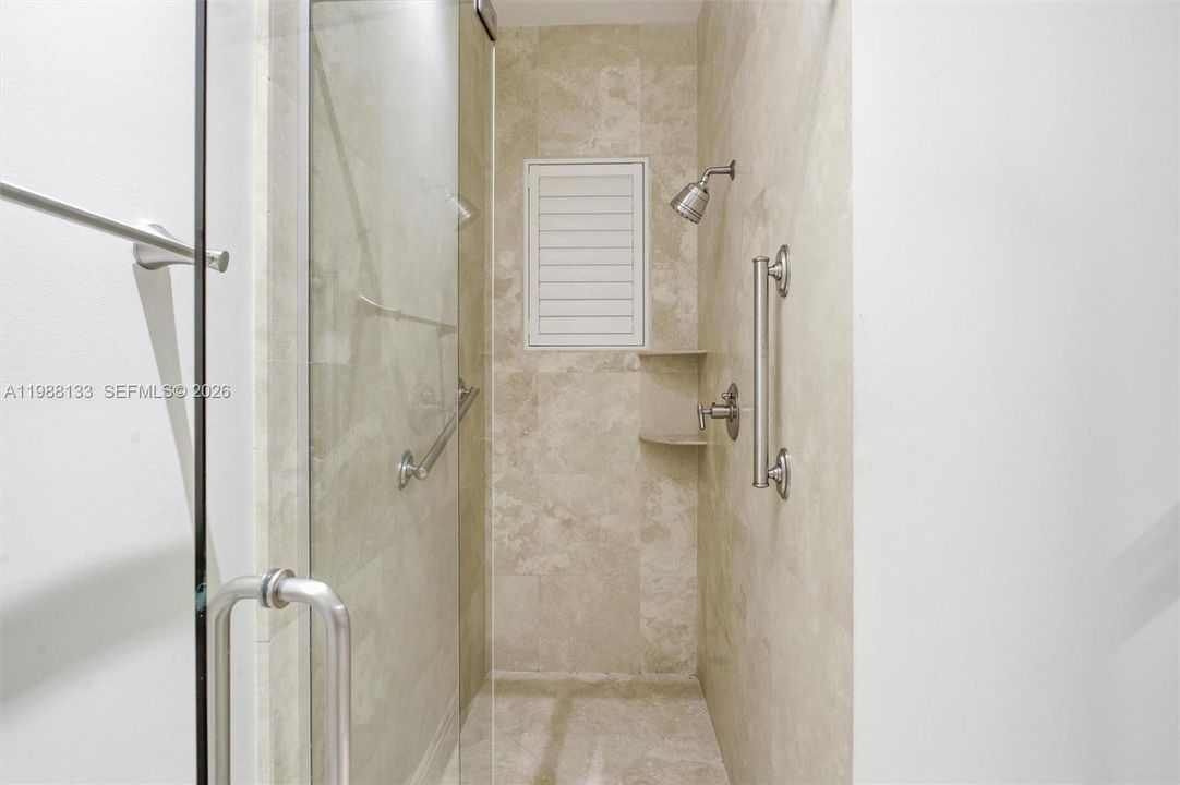 En Venta: $2,795,000 (5 camas, 6 baños, 4967 Pies cuadrados)
