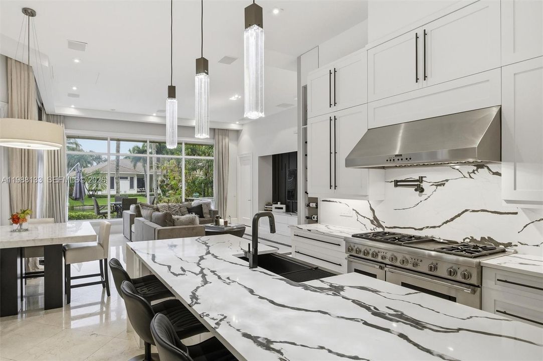 En Venta: $2,795,000 (5 camas, 6 baños, 4967 Pies cuadrados)