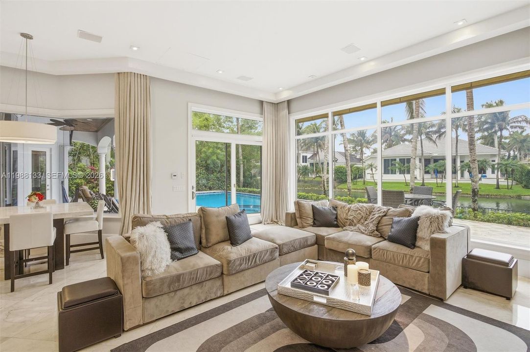 En Venta: $2,795,000 (5 camas, 6 baños, 4967 Pies cuadrados)