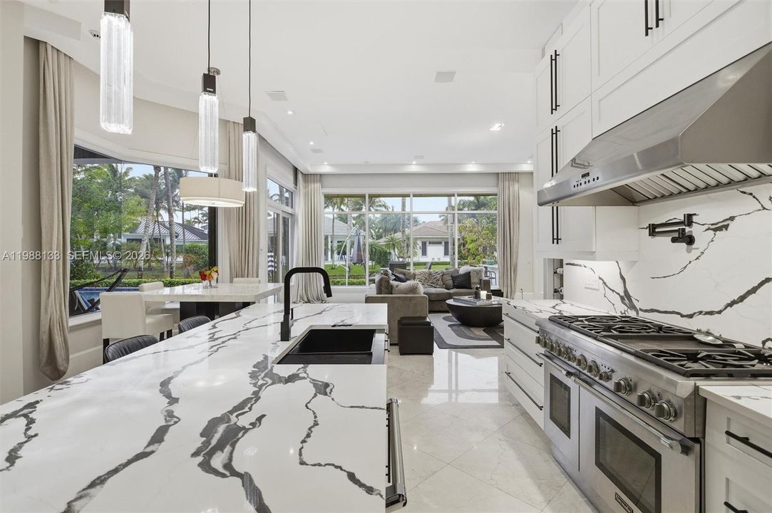En Venta: $2,795,000 (5 camas, 6 baños, 4967 Pies cuadrados)