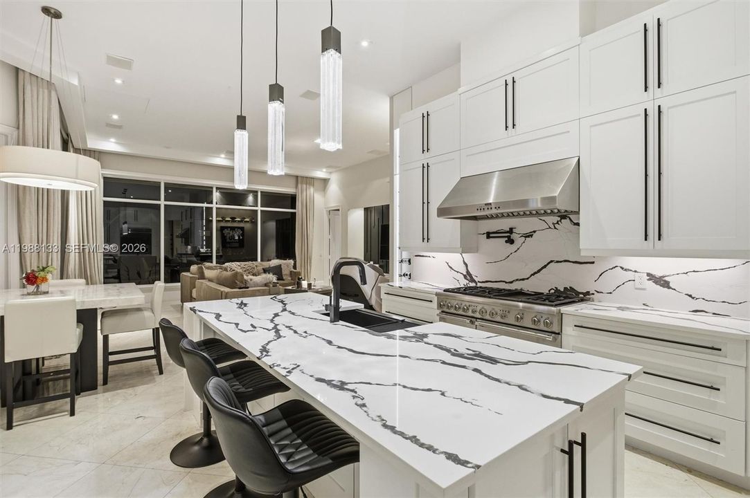 En Venta: $2,795,000 (5 camas, 6 baños, 4967 Pies cuadrados)