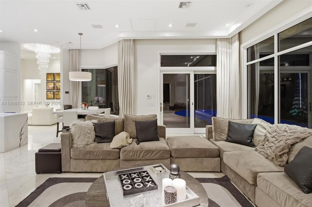 En Venta: $2,795,000 (5 camas, 6 baños, 4967 Pies cuadrados)