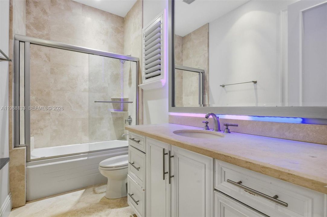 En Venta: $2,795,000 (5 camas, 6 baños, 4967 Pies cuadrados)
