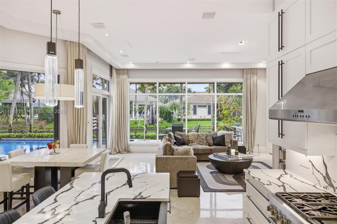 En Venta: $2,795,000 (5 camas, 6 baños, 4967 Pies cuadrados)
