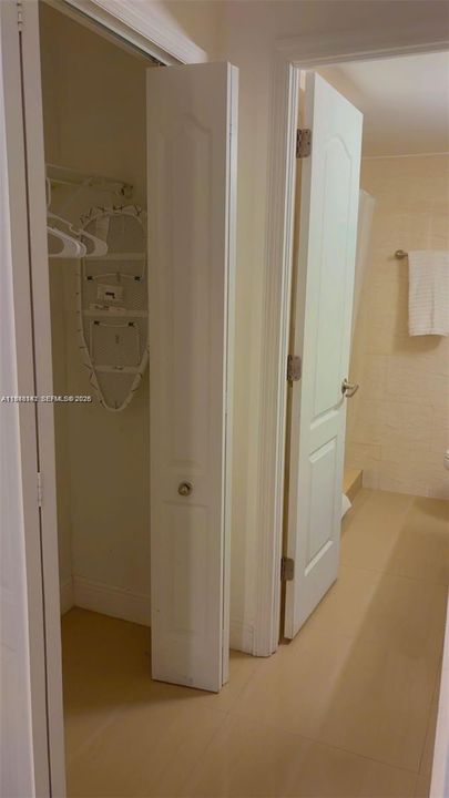 For Sale: $229,900 (0 beds, 1 baths, 400 Square Feet)