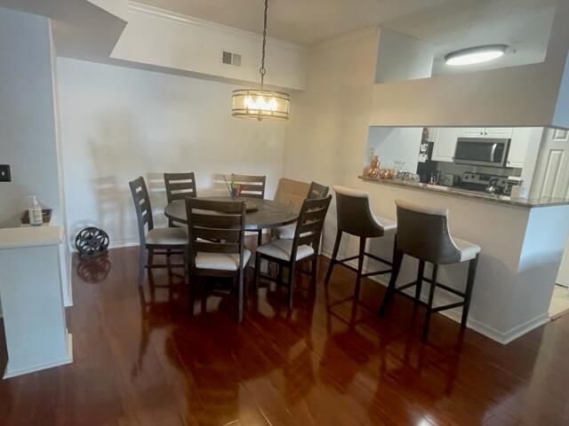 t dining area