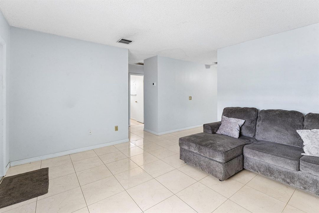 007-5177CannonWay-WestPalmBeach-FL-33415