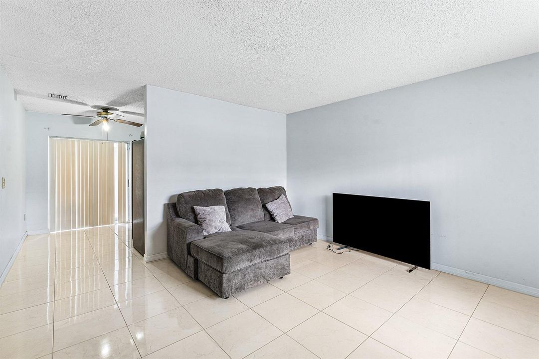 008-5177CannonWay-WestPalmBeach-FL-33415