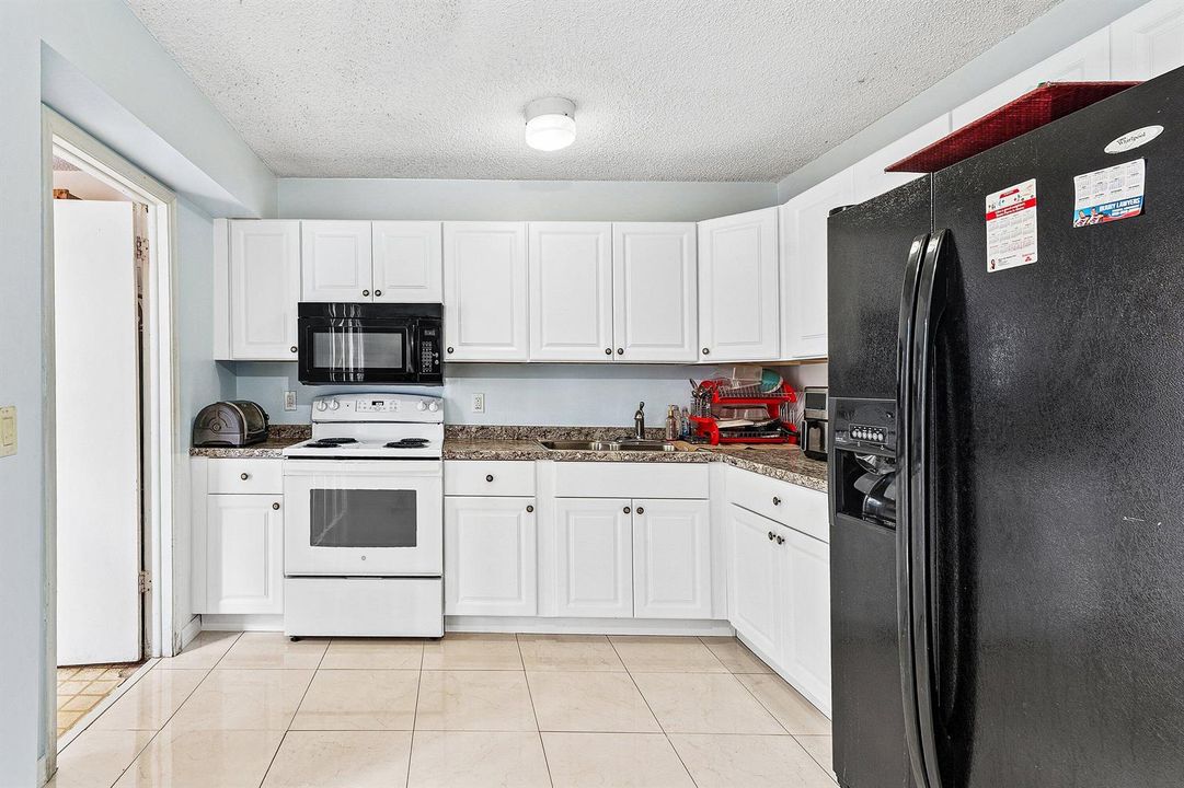010-5177CannonWay-WestPalmBeach-FL-33415