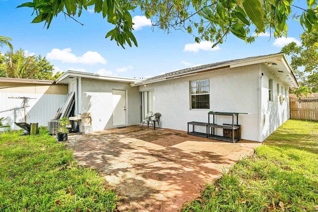 022-5177CannonWay-WestPalmBeach-FL-33415