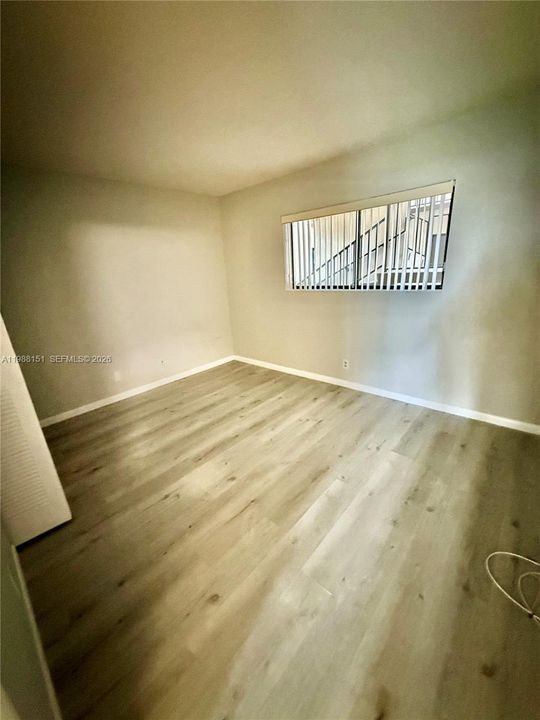 For Sale: $229,995 (2 beds, 2 baths, 930 Square Feet)