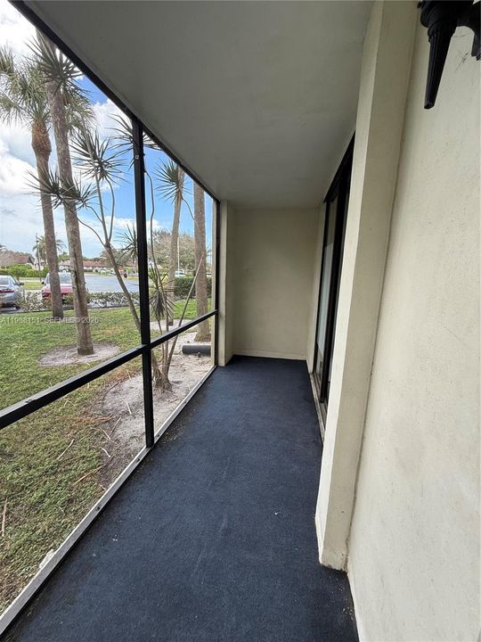 For Sale: $229,995 (2 beds, 2 baths, 930 Square Feet)