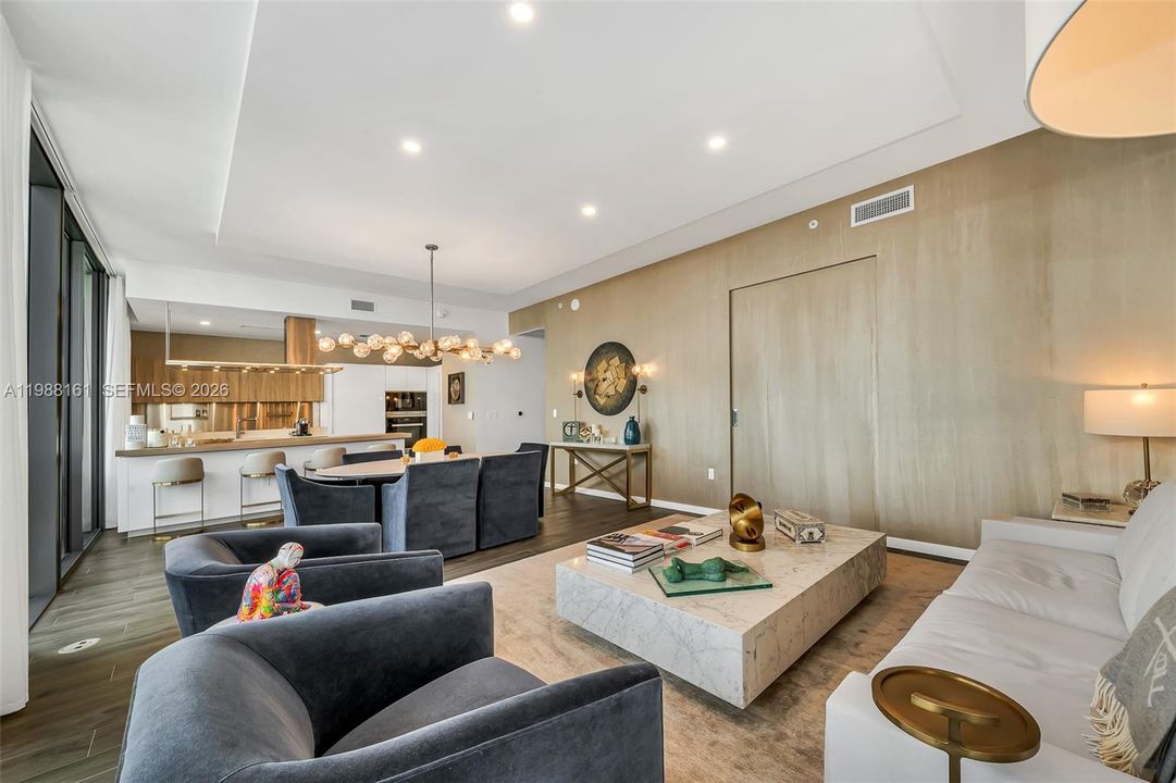 Doorn to 3rd bedroom closed