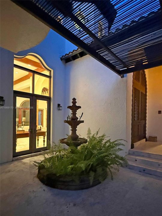 En Venta: $5,992,000 (6 camas, 5 baños, 6492 Pies cuadrados)