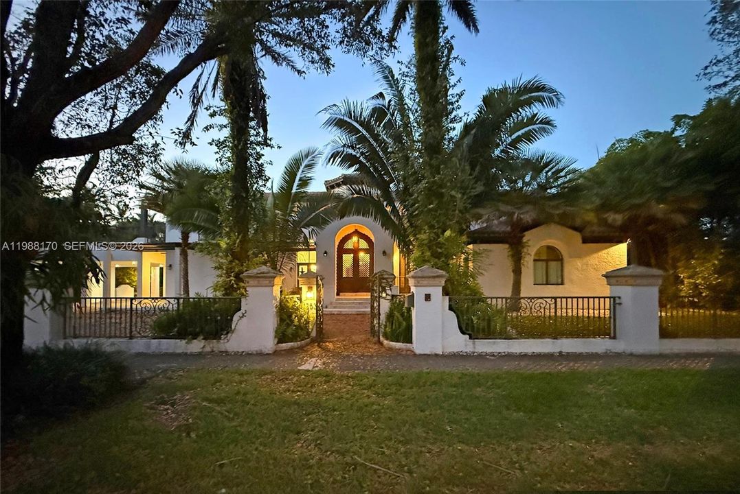 En Venta: $5,992,000 (6 camas, 5 baños, 6492 Pies cuadrados)